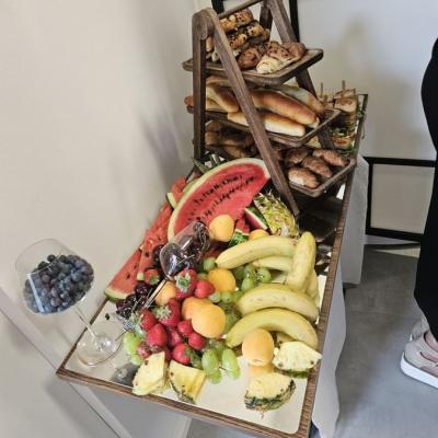Catering - snack i finger food za godišnjicu salona ljepote